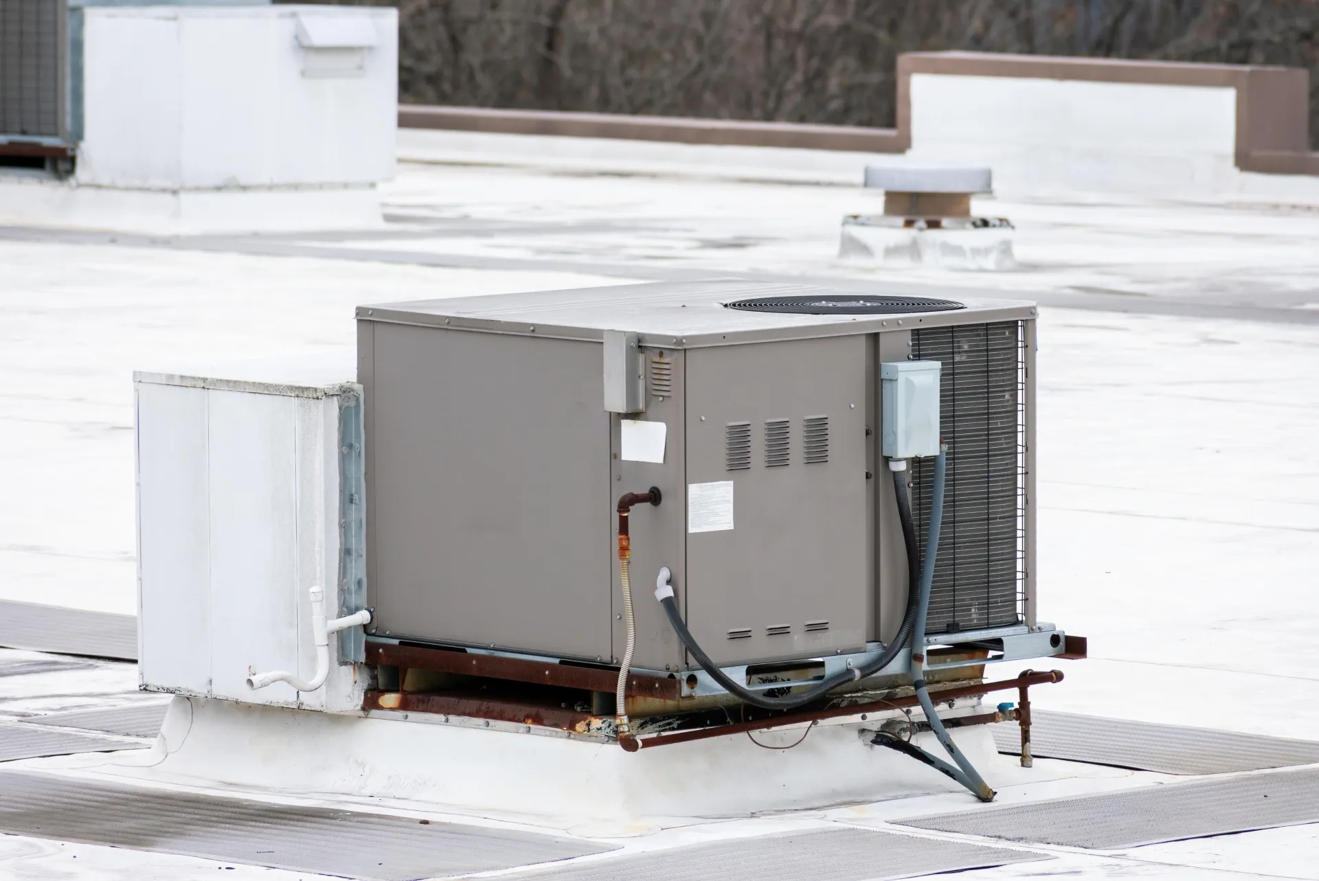 Large-scale commercial HVAC distribution building services in Vaughan GTA