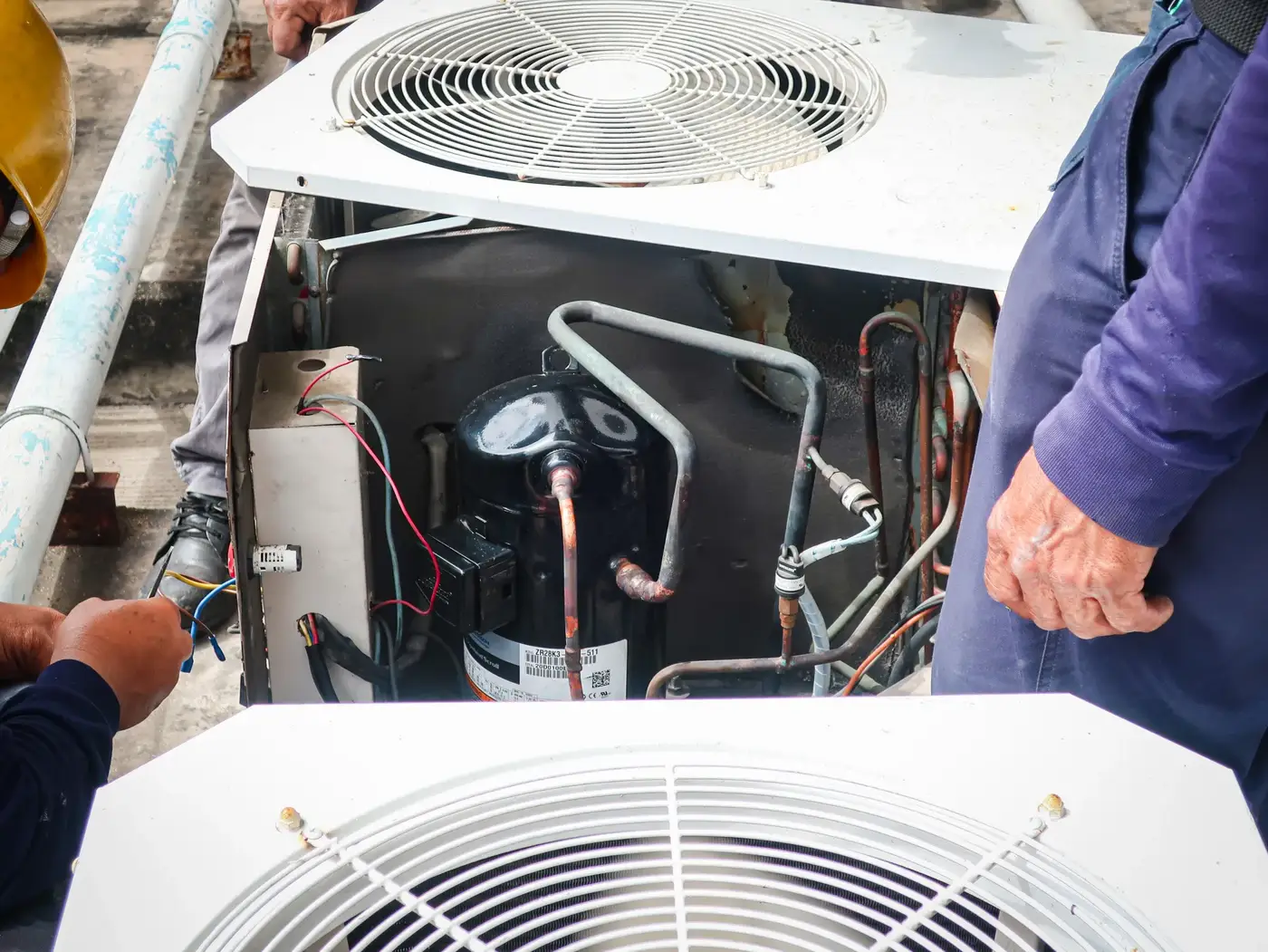Ductless mini-split installation technician for Toronto condos GTA